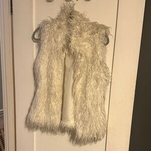 Luxurious White Faux Fur Scarf